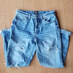 Urban Outfitters Ripped Mom Jeans 25